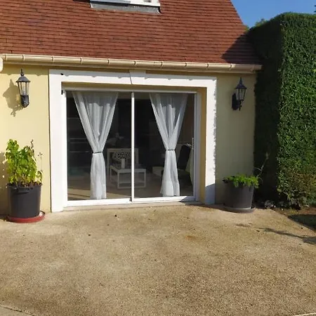 度假居 Jolie Maison Avec Jardin A *