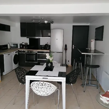 Jolie Maison Avec Jardin A Feriehus Réau