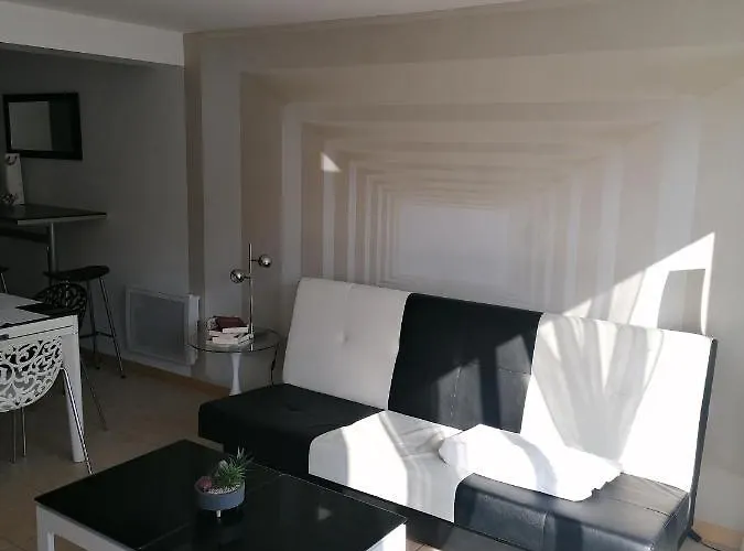 Jolie Maison Avec Jardin A Feriehus Réau