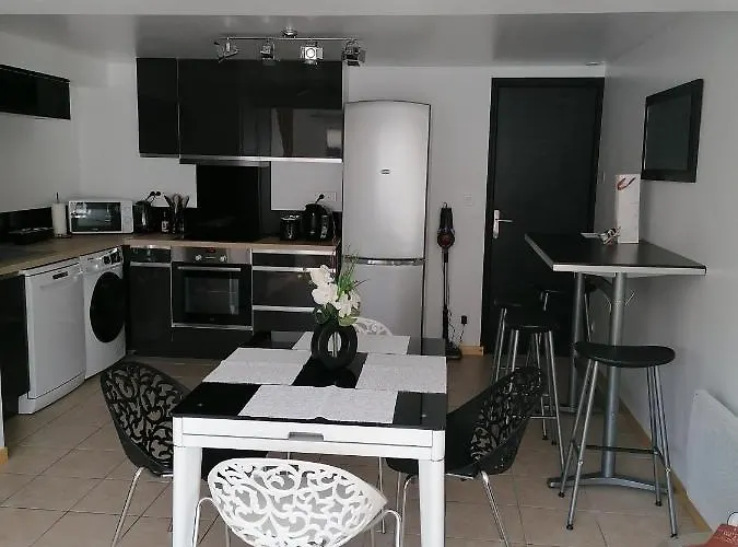 Jolie Maison Avec Jardin A 別荘 Réau
